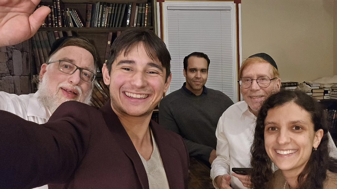 Sam Visits Easton Shul